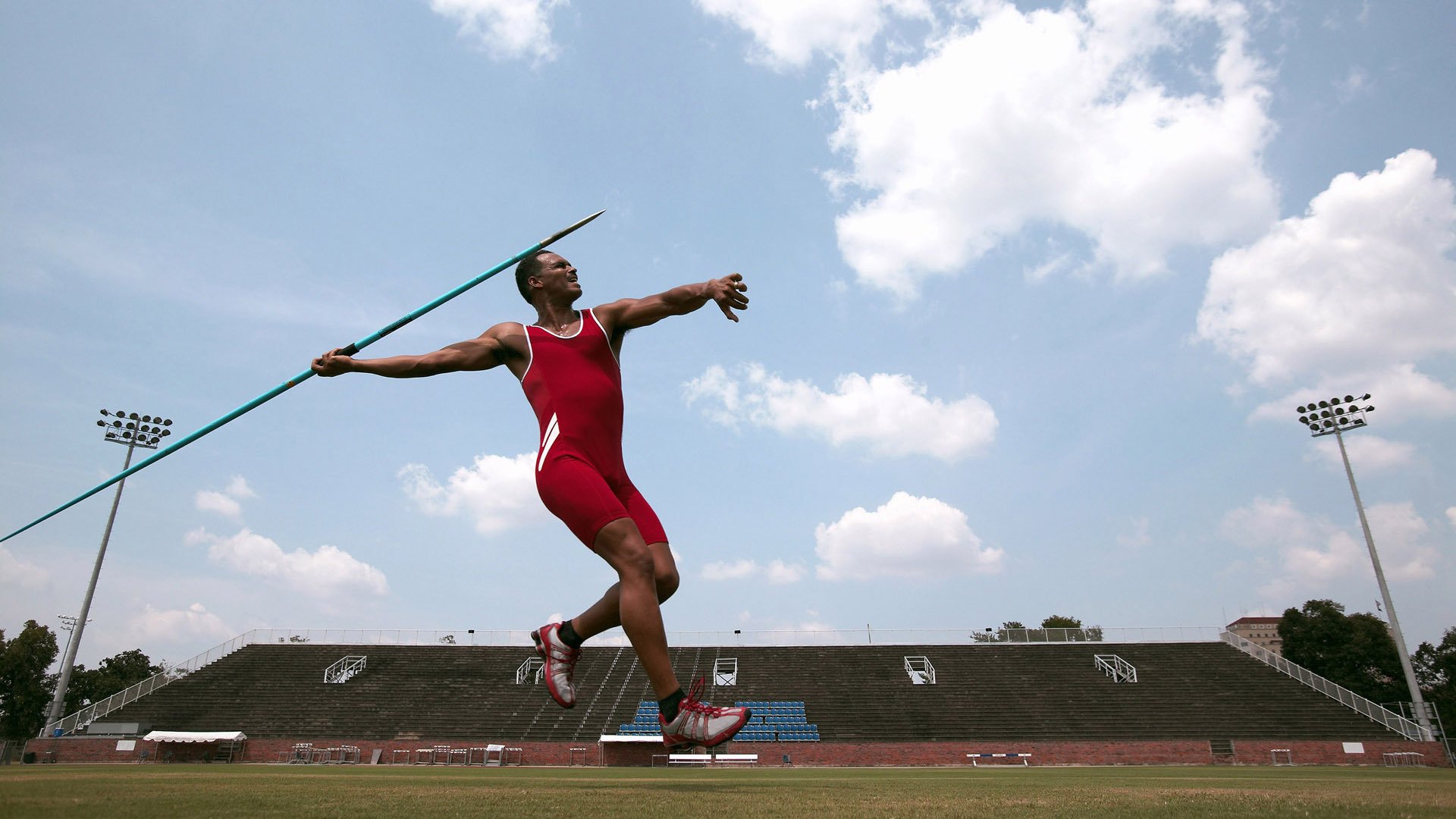奥亚尔萨瓦尔爆发破僵局，拉齐奥战术击溃加纳军团