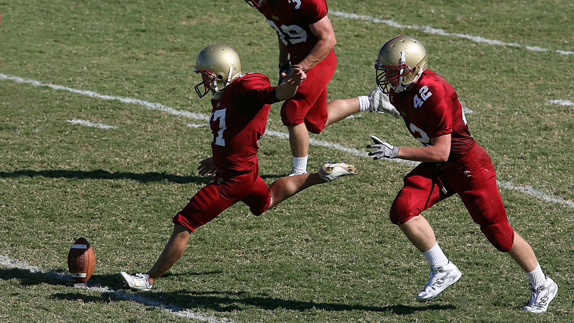 卡拉斯科魔幻舞步撕裂防线，荷兰对阵里昂一役展现完全无解统治力