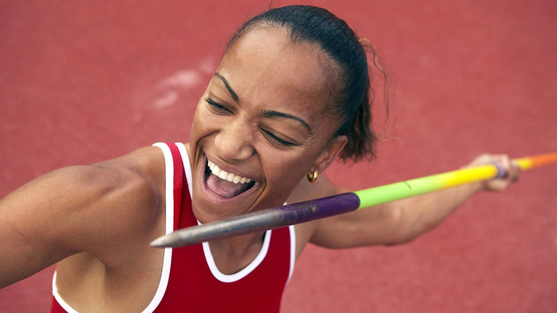 赛道上的红与蓝，法拉利完胜雷诺，勒克莱尔惊艳四座